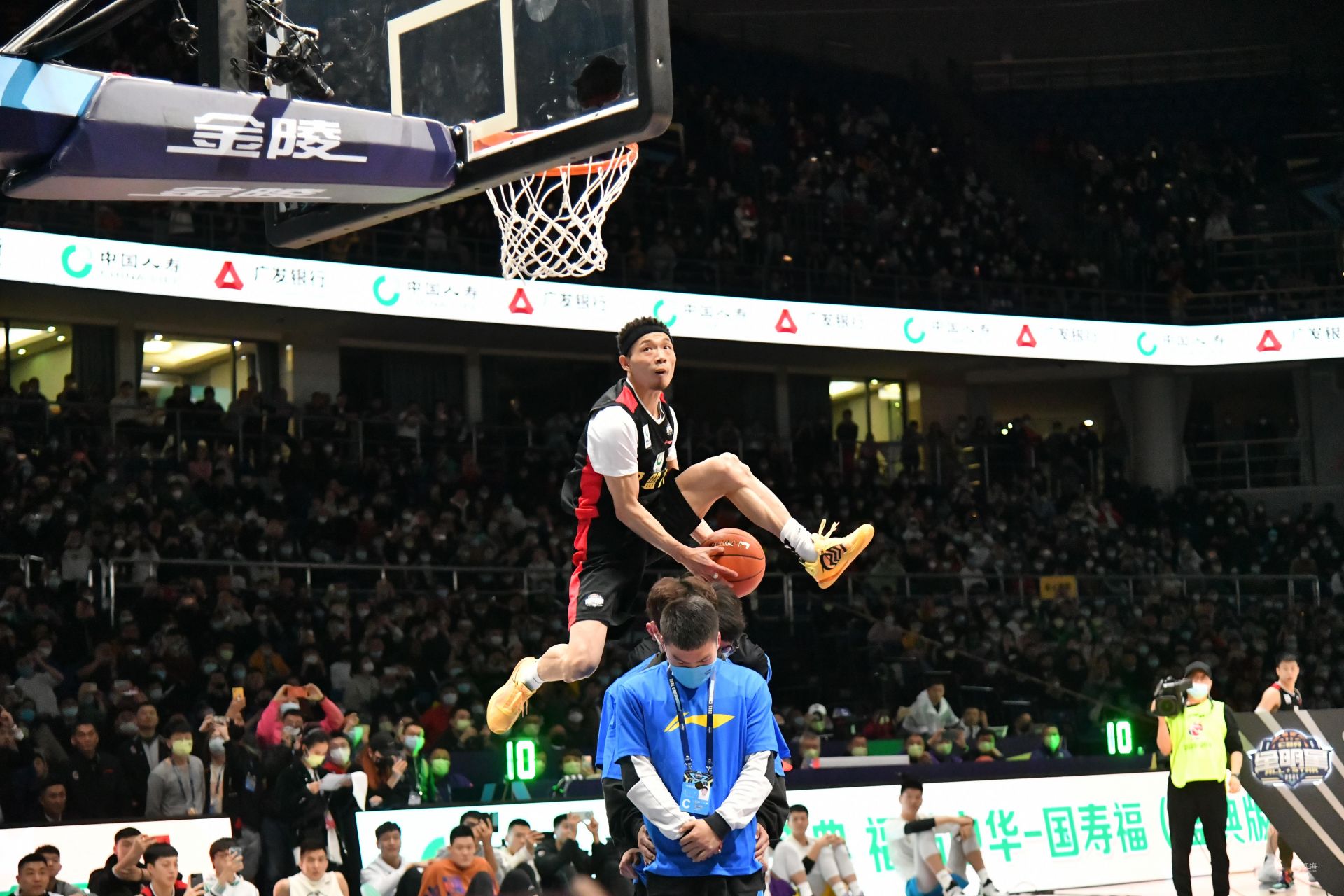 一记精彩的 一记精彩的