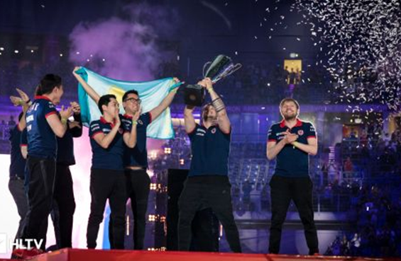 随着中国足 随着中国足