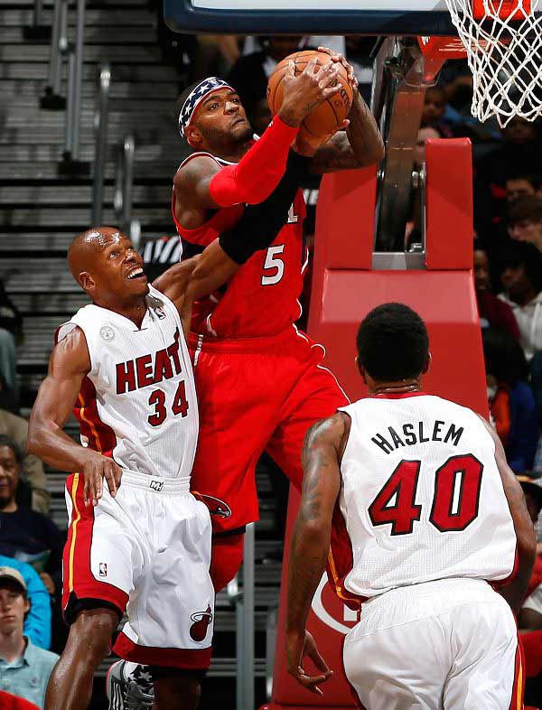 防守站位稳 防守站位稳